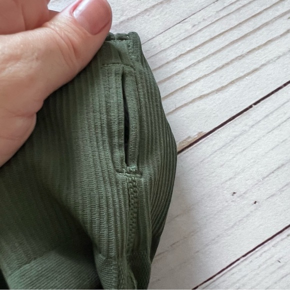 Bundle of Three Gaiam Yoga Warrior Tops in Navy Green and Burgundy size Large - Picture 11 of 16